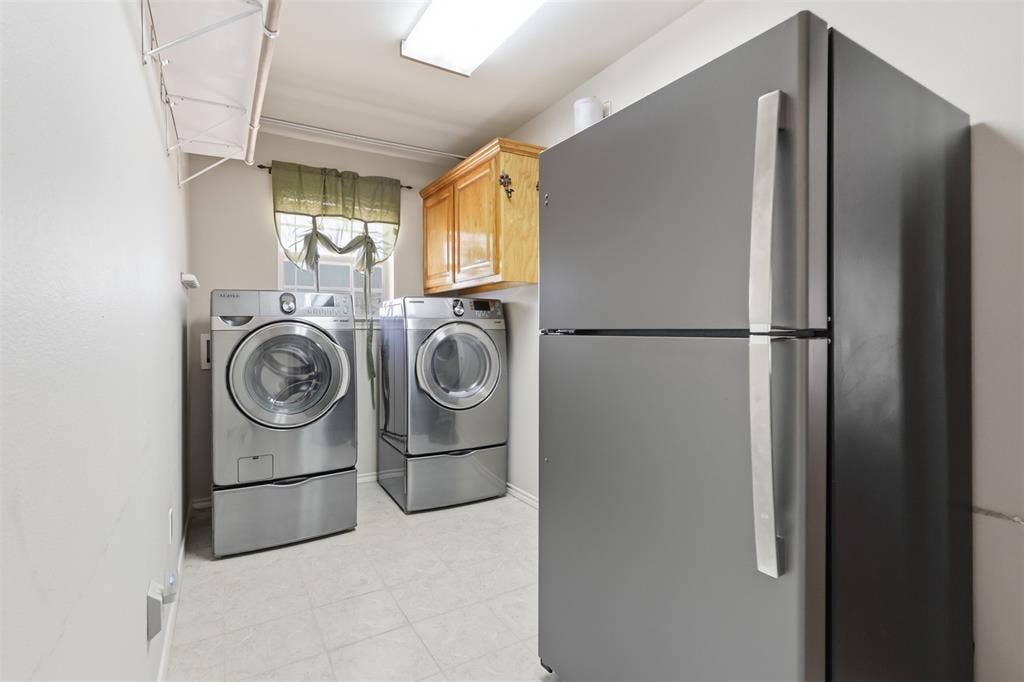 5642 County Road 597, Farmersville, TX 75442 Large utility room allows for second fridge.