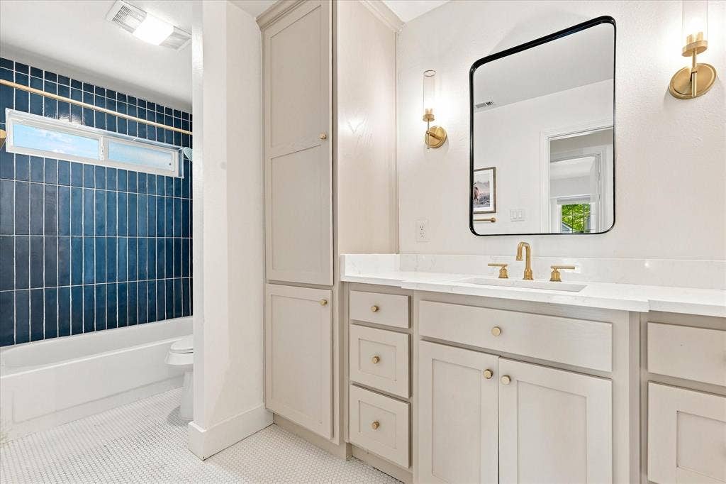 218 Creekside Lane, Coppell, TX 75019 218 Creekside Lane, Coppell, TX 75019