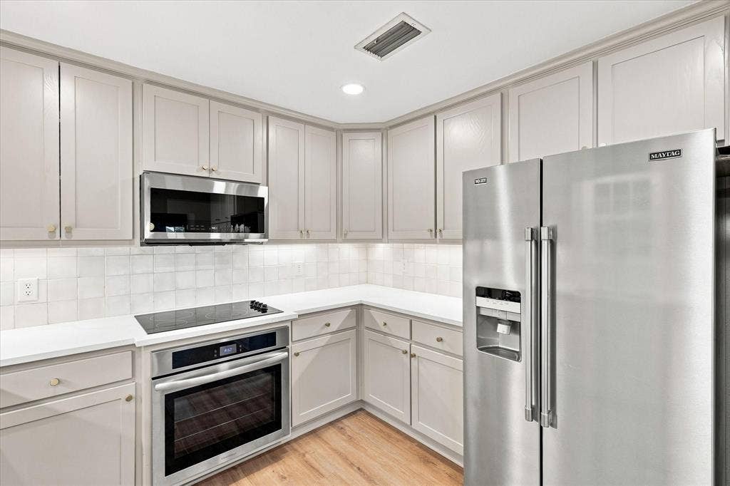 218 Creekside Lane, Coppell, TX 75019 218 Creekside Lane, Coppell, TX 75019