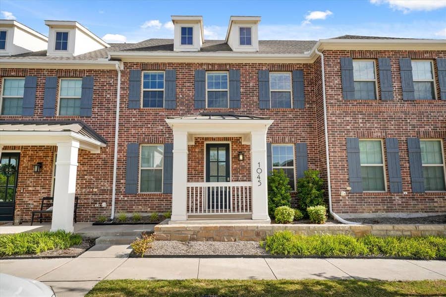 Property photo for 1045 Thomas Place, Carrollton, TX