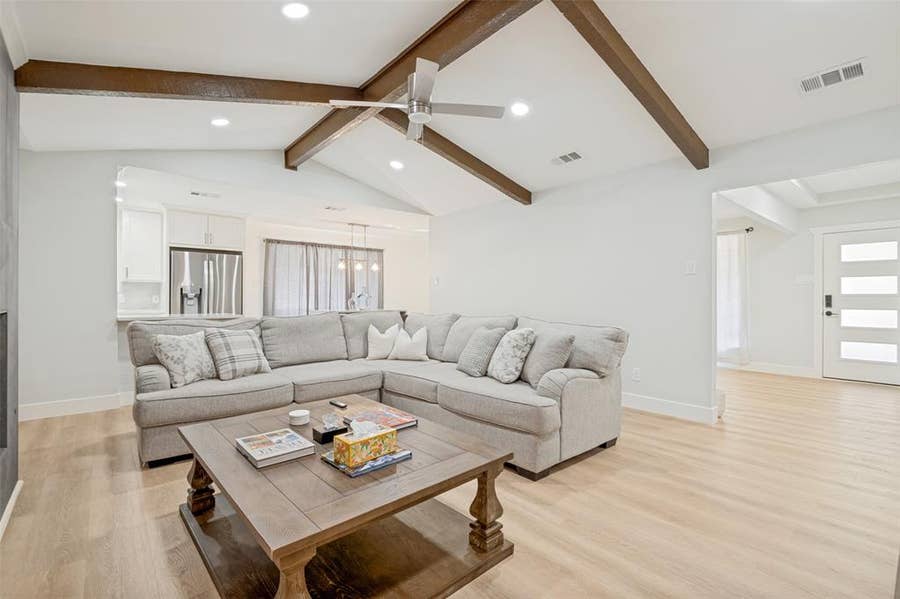 Property photo for 948 Briarcove Place, Lancaster, TX