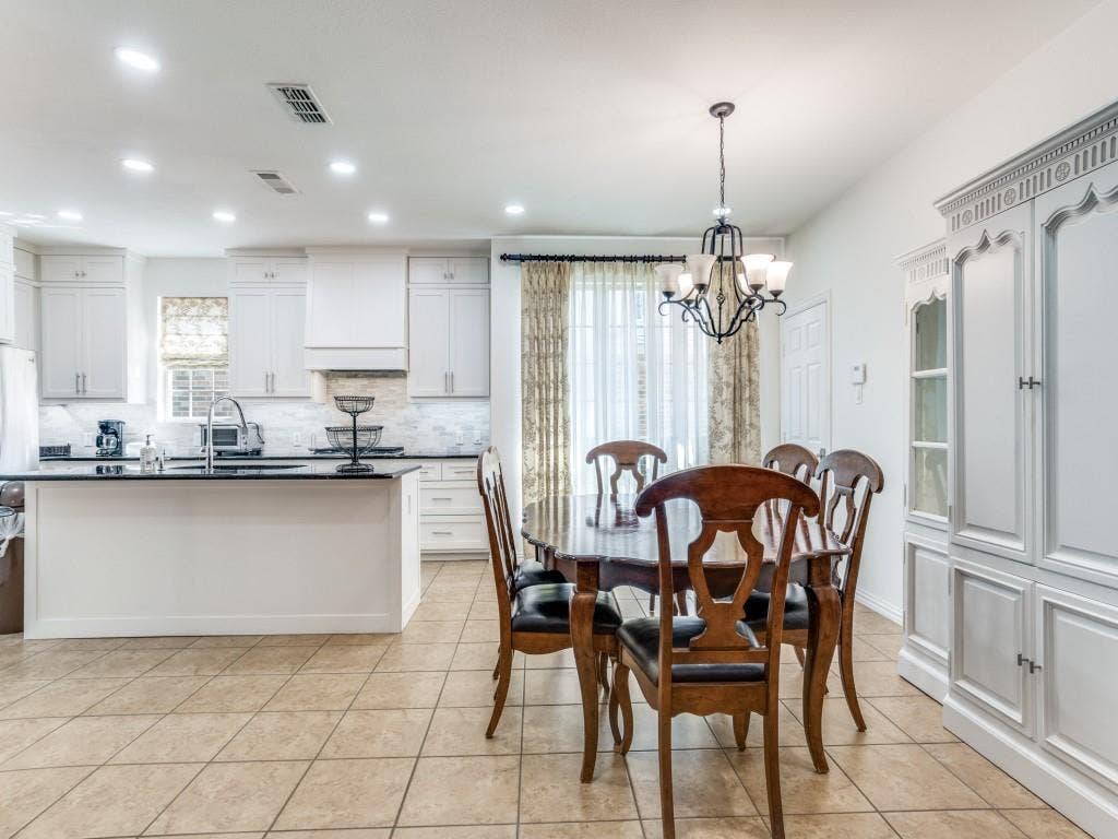 7110 Waterbury Drive, Rowlett, TX 75089 7110 Waterbury Drive, Rowlett, TX 75089