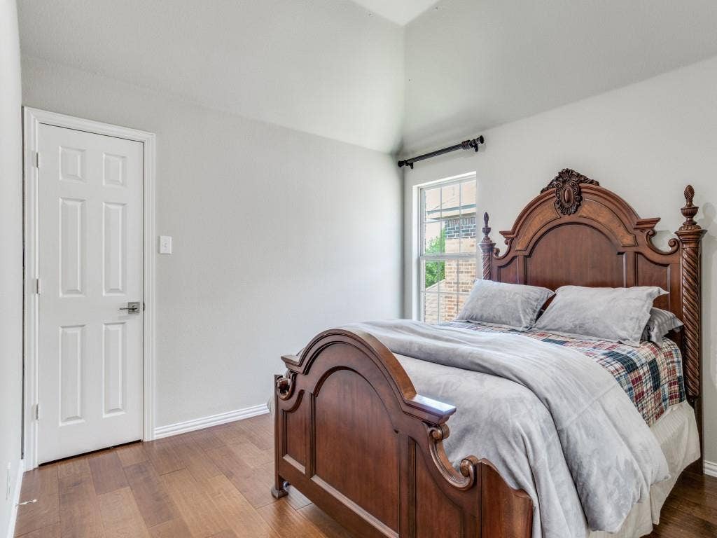 7110 Waterbury Drive, Rowlett, TX 75089 7110 Waterbury Drive, Rowlett, TX 75089