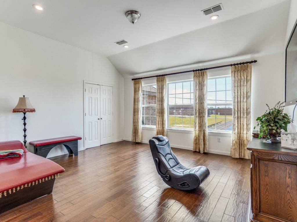 7110 Waterbury Drive, Rowlett, TX 75089 7110 Waterbury Drive, Rowlett, TX 75089