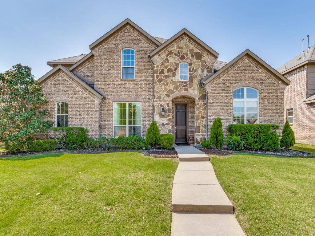 7110 Waterbury Drive, Rowlett, TX 75089 7110 Waterbury Drive, Rowlett, TX 75089