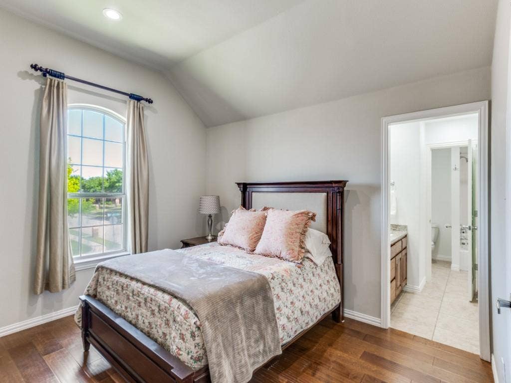 7110 Waterbury Drive, Rowlett, TX 75089 7110 Waterbury Drive, Rowlett, TX 75089