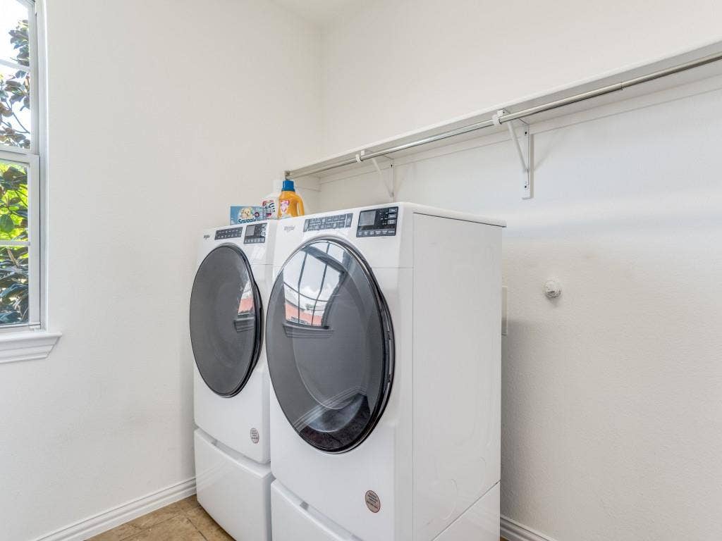 7110 Waterbury Drive, Rowlett, TX 75089 7110 Waterbury Drive, Rowlett, TX 75089