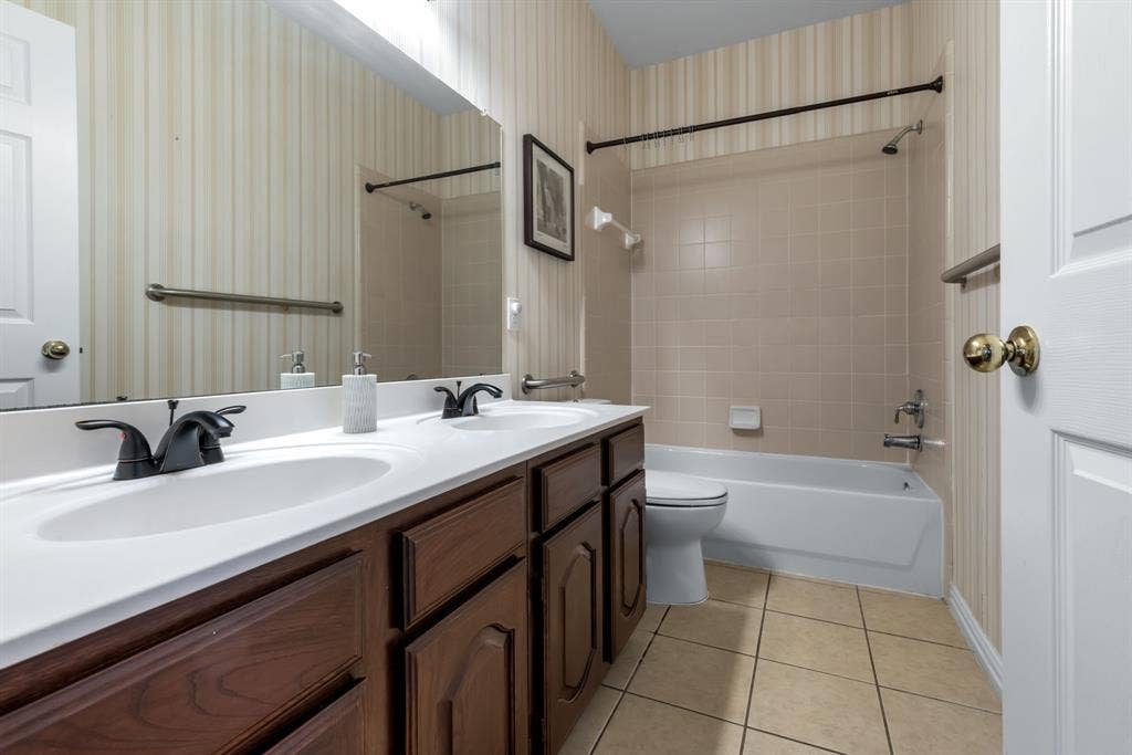 2600 Oakland Hills Drive, Plano, TX 75025 2600 Oakland Hills Drive, Plano, TX 75025
