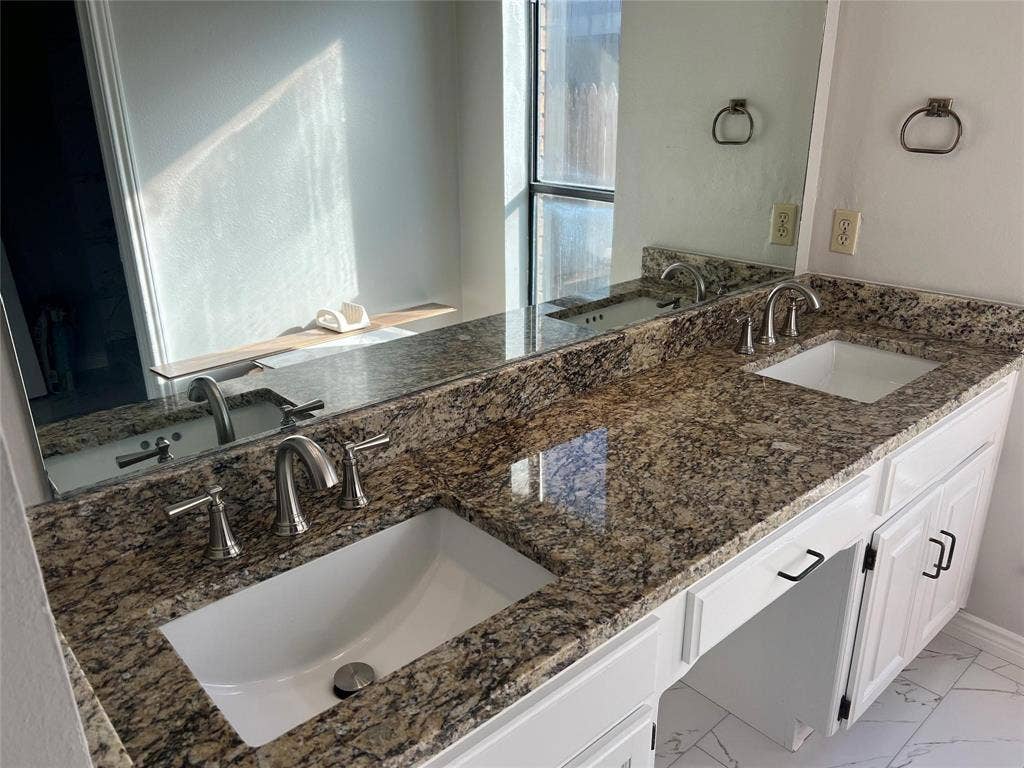 109 Wilshire Drive, Euless, TX 76040 109 Wilshire Drive, Euless, TX 76040