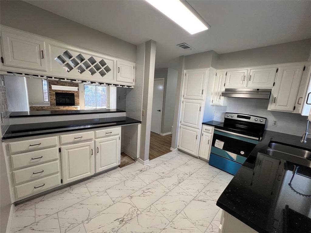 109 Wilshire Drive, Euless, TX 76040 109 Wilshire Drive, Euless, TX 76040