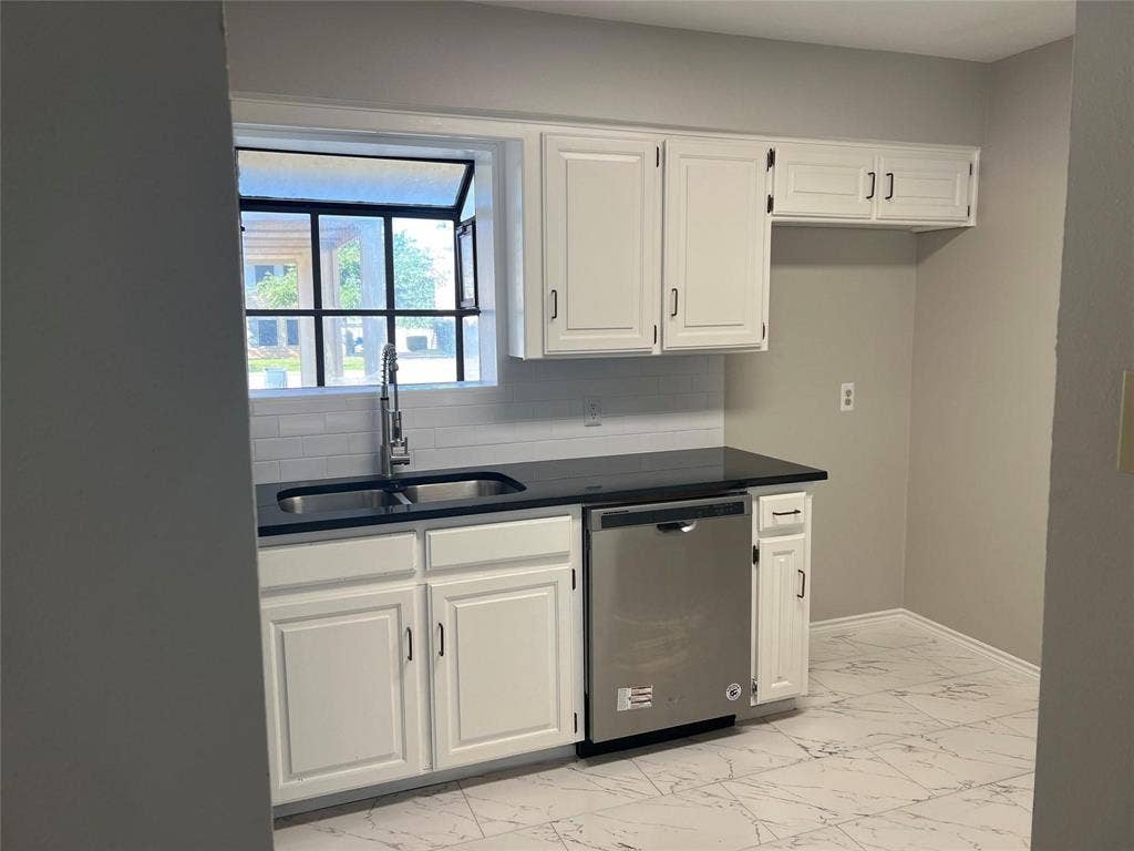 109 Wilshire Drive, Euless, TX 76040 109 Wilshire Drive, Euless, TX 76040