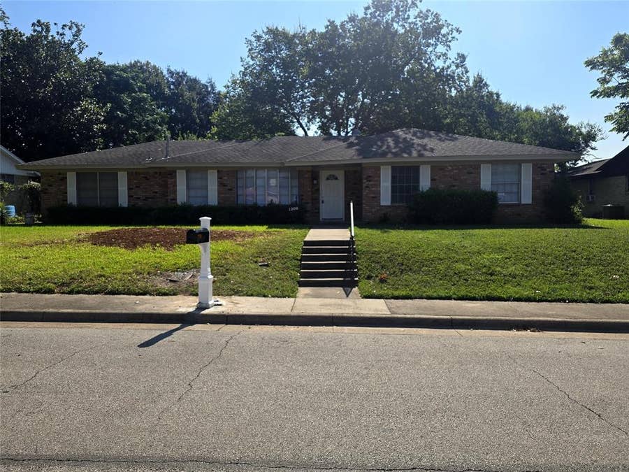 Property photo for 1306 Holt Avenue, DeSoto, TX