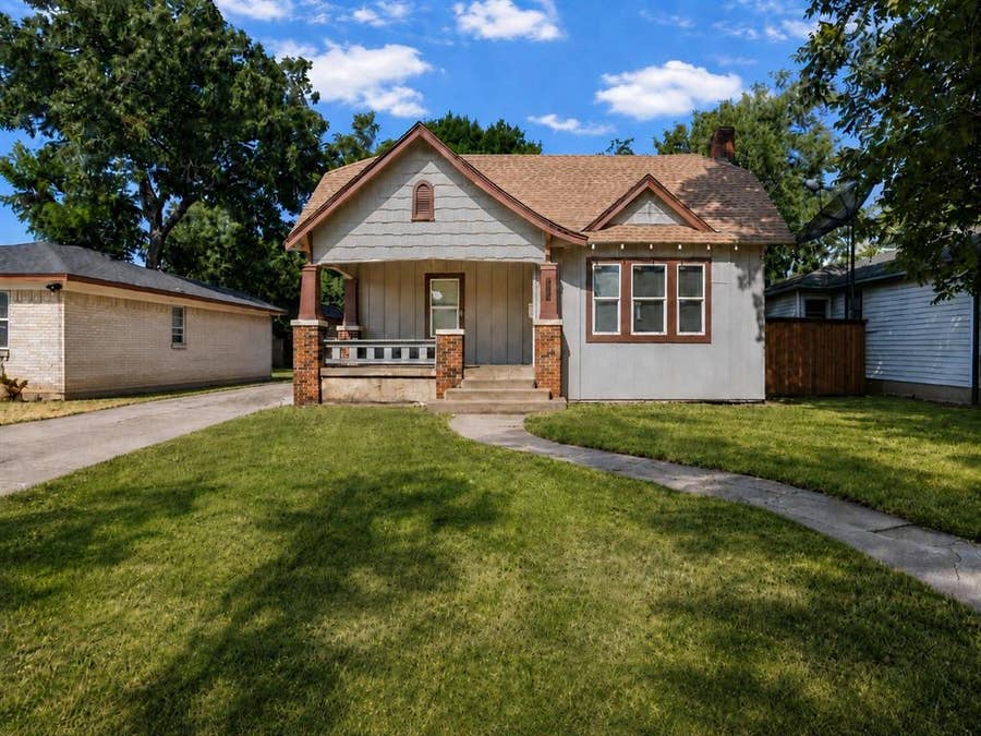 Property photo for 719 N Barnett Avenue, Dallas, TX