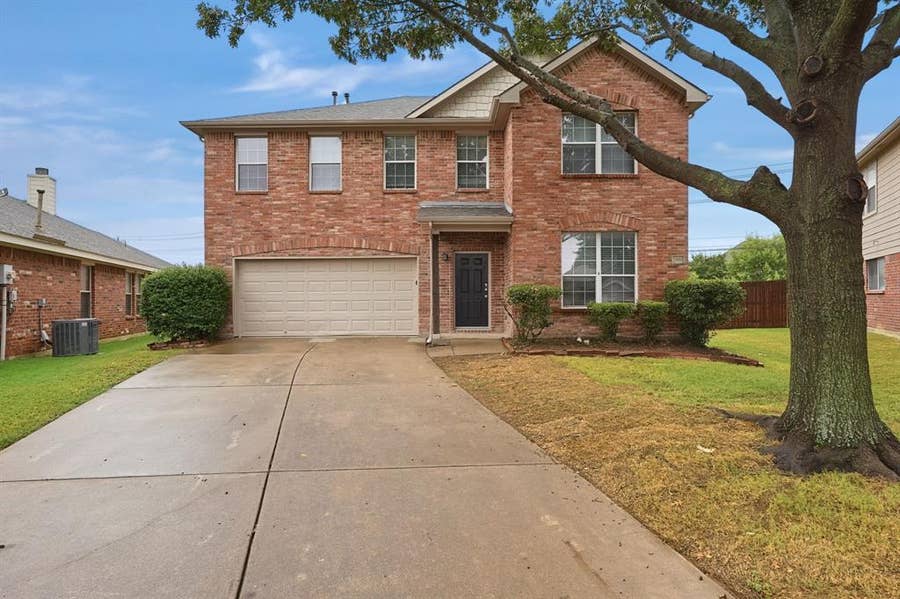 Property photo for 13001 Fencerow Road, Fort Worth, TX