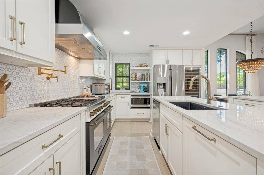 3916 Tumbril Lane, Plano, TX 75023 Gourmet Kitchen, upgraded appliances
