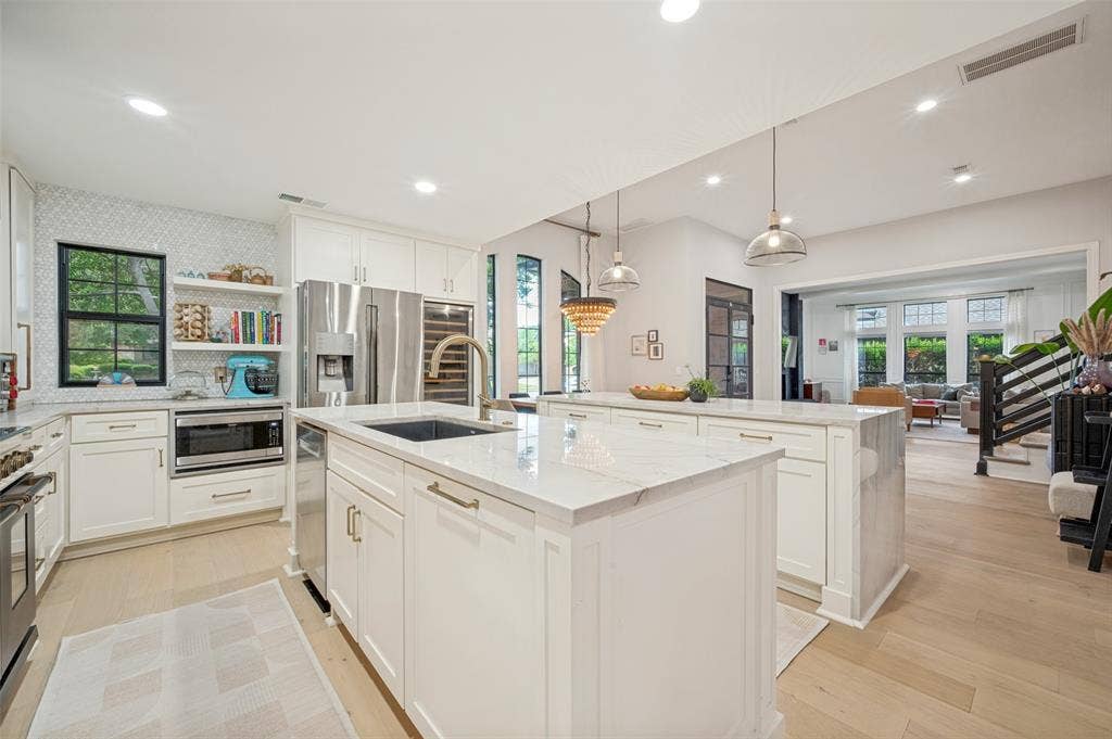 3916 Tumbril Lane, Plano, TX 75023 Double island, chef’s kiss
