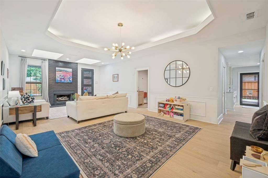 3916 Tumbril Lane, Plano, TX 75023 Custom lighting throughout