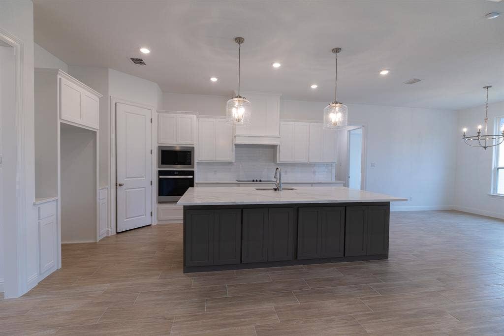 2489 Timber Hills Drive, Burleson, TX 76028 2489 Timber Hills Drive, Burleson, TX 76028