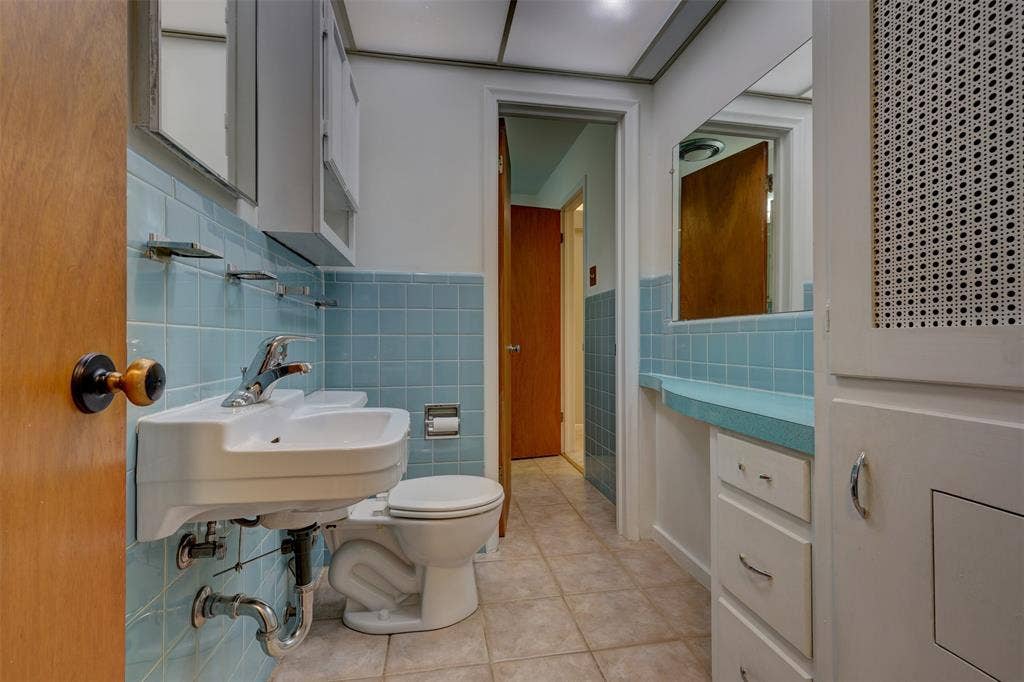 2012 Mountainview Drive, Waco, TX 76710 2012 Mountainview Drive, Waco, TX 76710