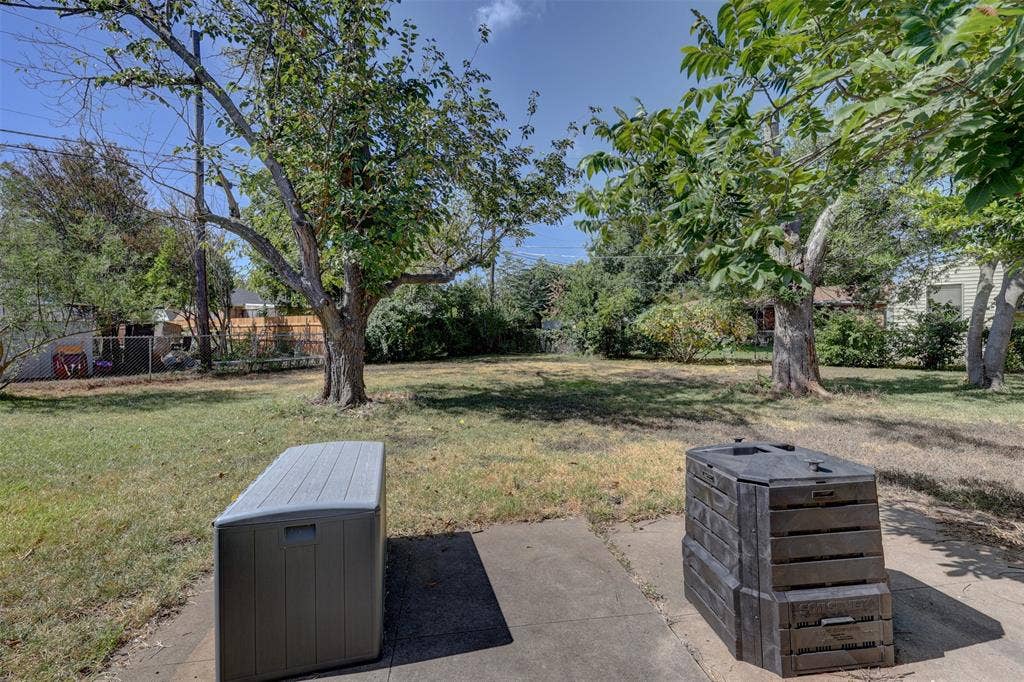 2012 Mountainview Drive, Waco, TX 76710 2012 Mountainview Drive, Waco, TX 76710