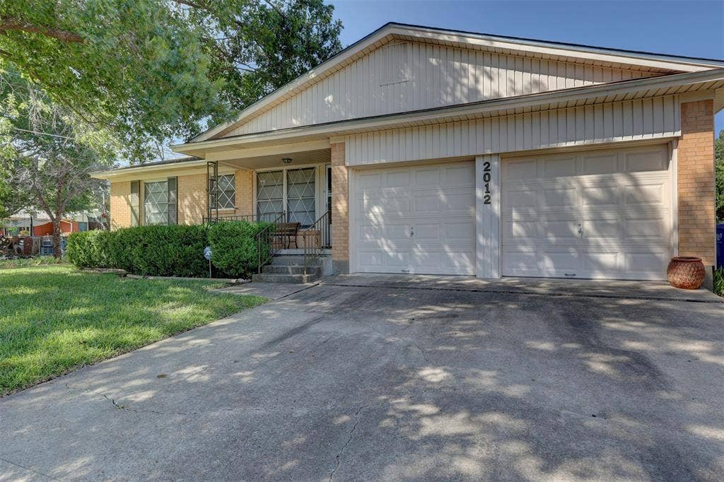2012 Mountainview Drive, Waco, TX 76710 2012 Mountainview Drive, Waco, TX 76710