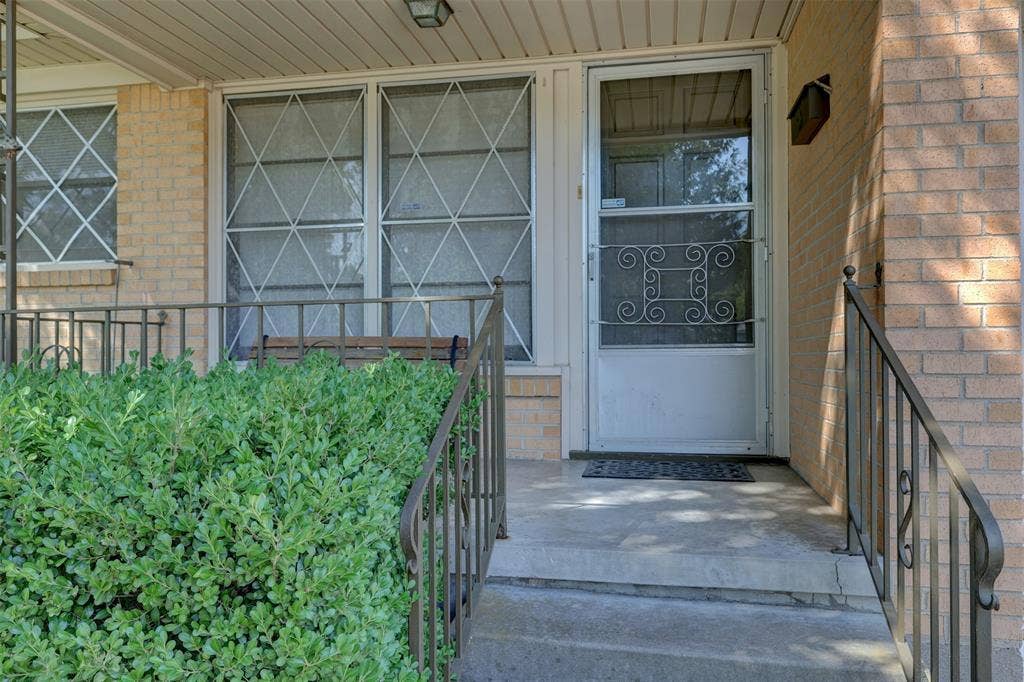 2012 Mountainview Drive, Waco, TX 76710 2012 Mountainview Drive, Waco, TX 76710