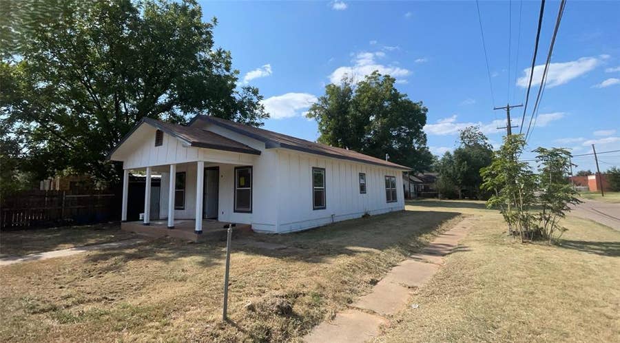 Property photo for 1300 N 9th Street, Wichita Falls, TX