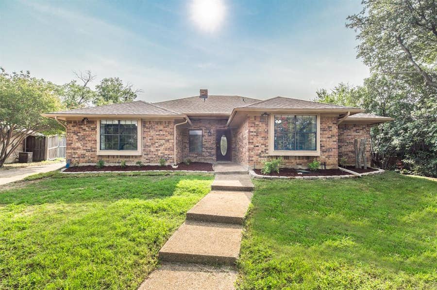 Property photo for 500 Cross Bend Court, Irving, TX