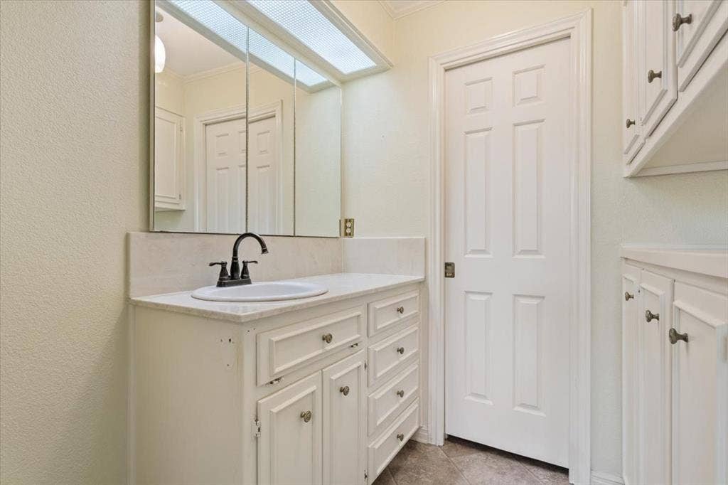 3400 Timbermill Road, Waco, TX 76710 Separate Vanities