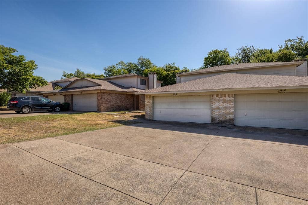 125 Allencrest Drive, White Settlement, TX 76108 125 Allencrest Drive, White Settlement, TX 76108