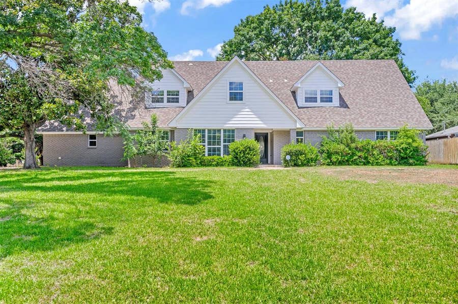 Property photo for 7029 Spring Valley Road, Dallas, TX