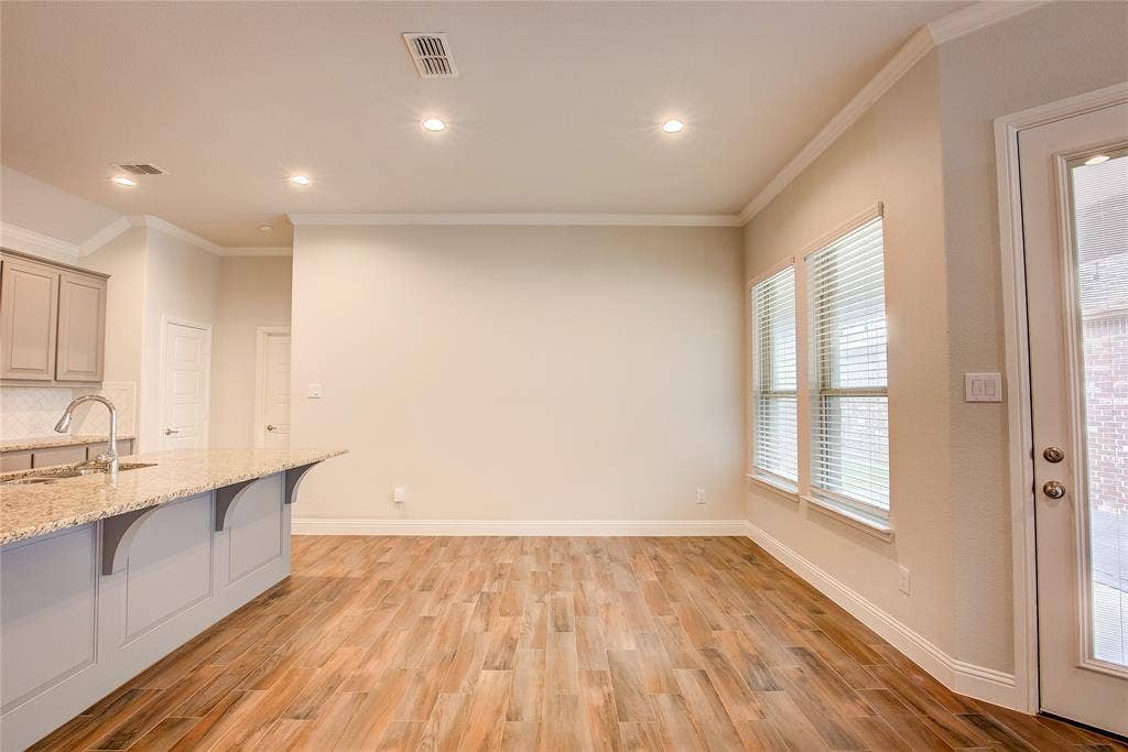 820 10th Street, Argyle, TX 76226