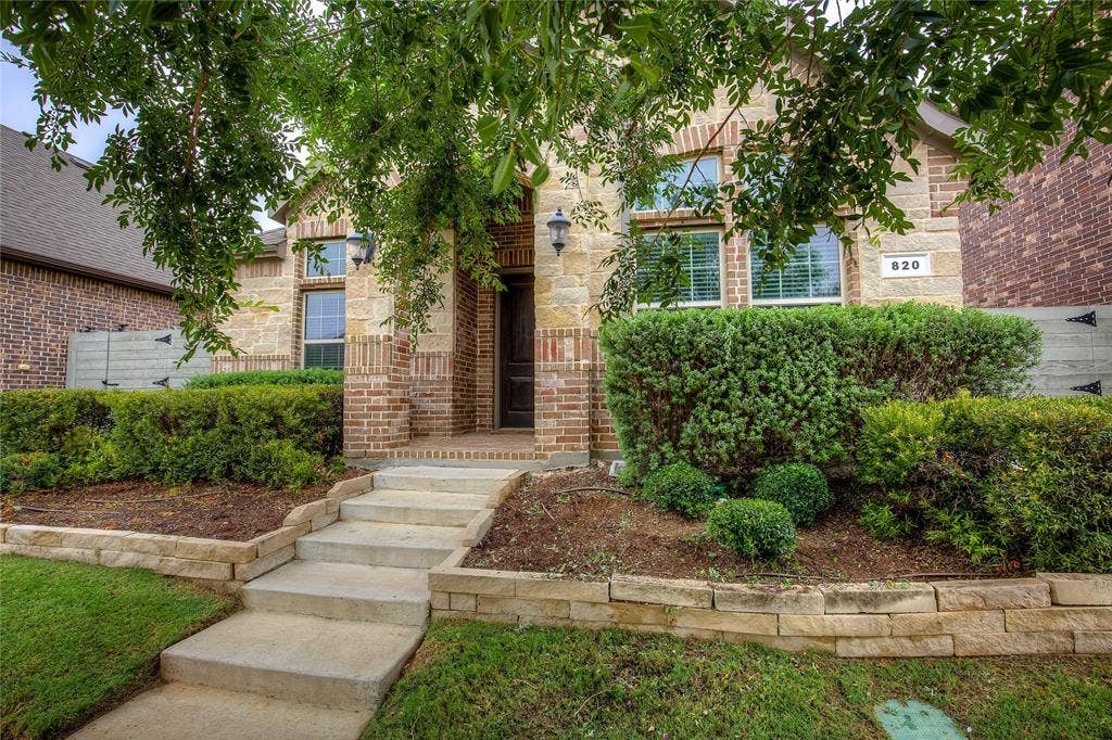 820 10th Street, Argyle, TX 76226