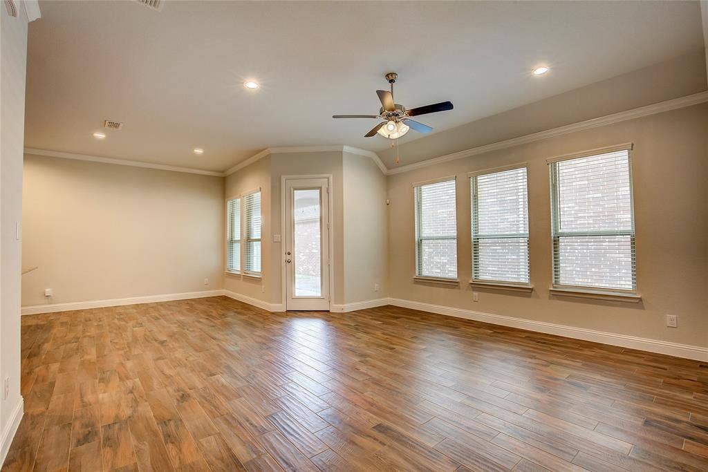 820 10th Street, Argyle, TX 76226