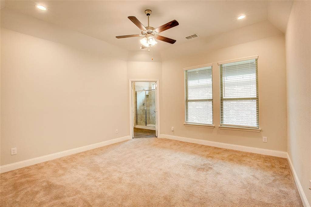 820 10th Street, Argyle, TX 76226