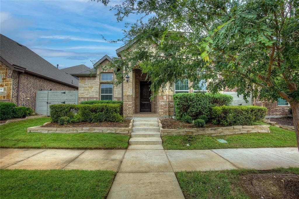 820 10th Street, Argyle, TX 76226