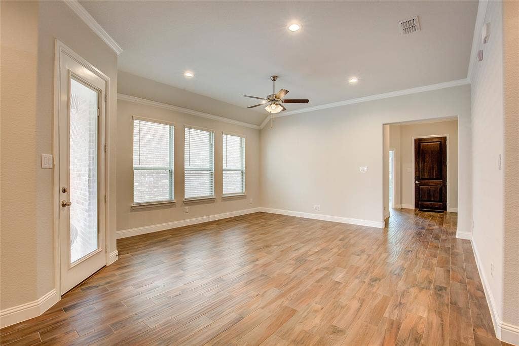 820 10th Street, Argyle, TX 76226