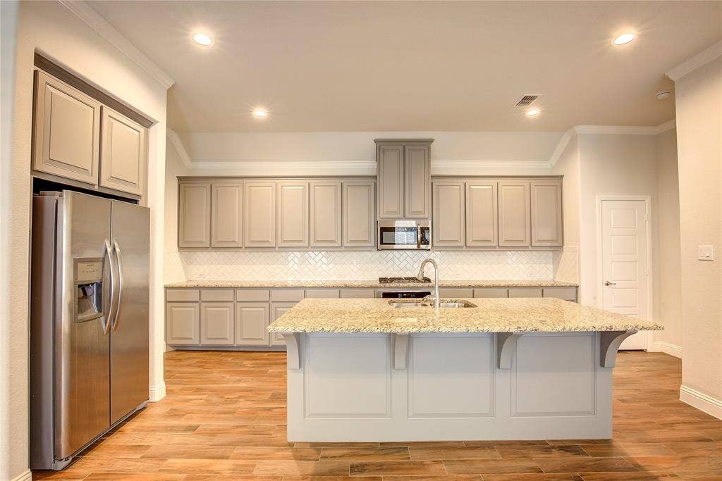 820 10th Street, Argyle, TX 76226