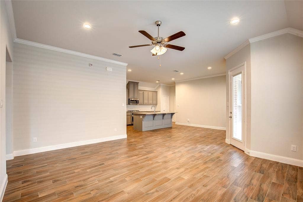 820 10th Street, Argyle, TX 76226