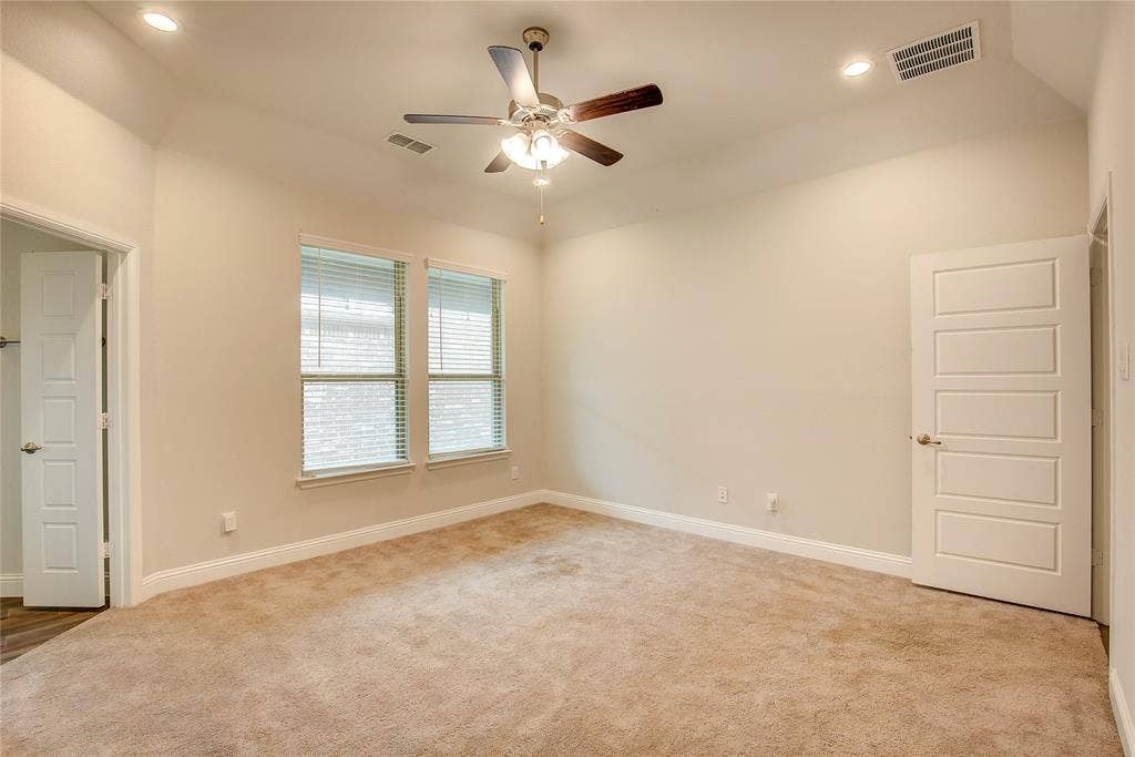 820 10th Street, Argyle, TX 76226