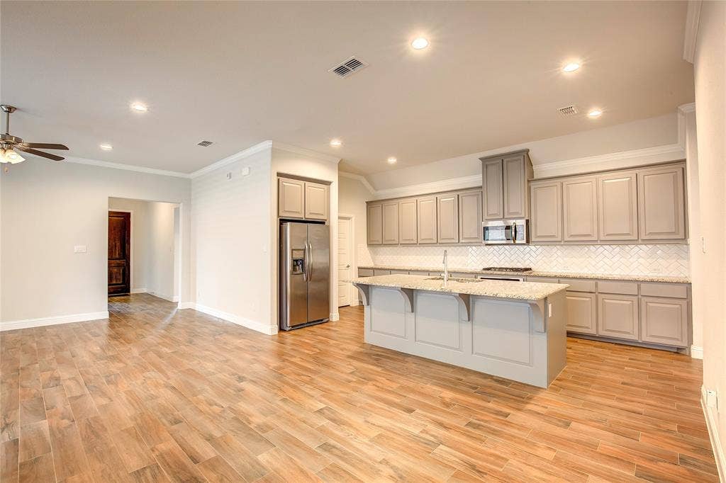 820 10th Street, Argyle, TX 76226