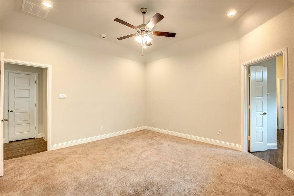 820 10th Street, Argyle, TX 76226