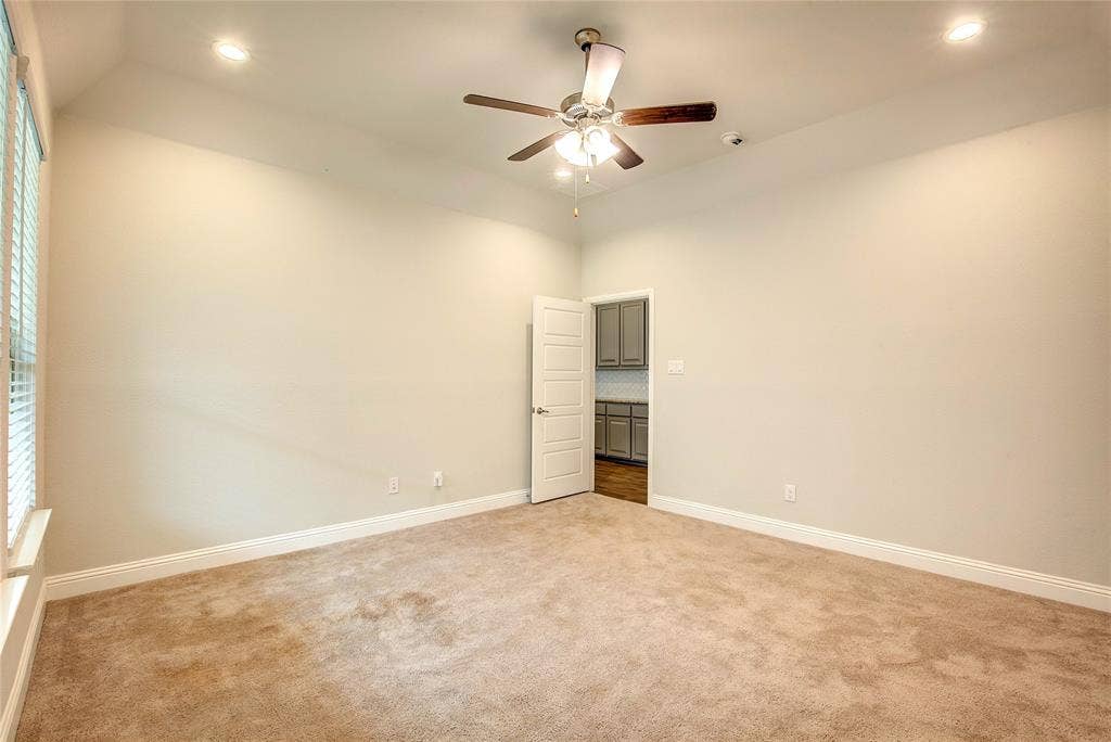 820 10th Street, Argyle, TX 76226