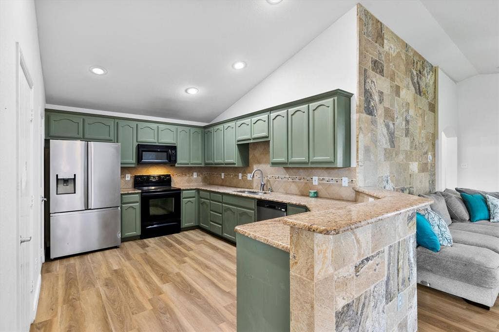 6241 Adonia Drive, Fort Worth, TX 76131 Breakfast Bar is convenient for conversation
