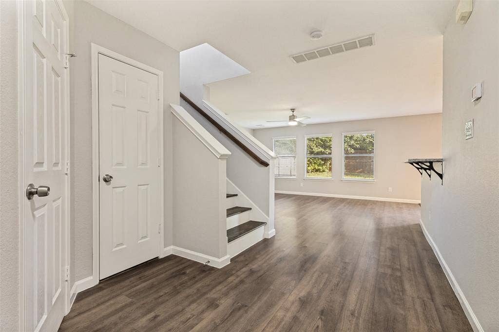 1004 Triple Crown Drive, Fort Worth, TX 76179