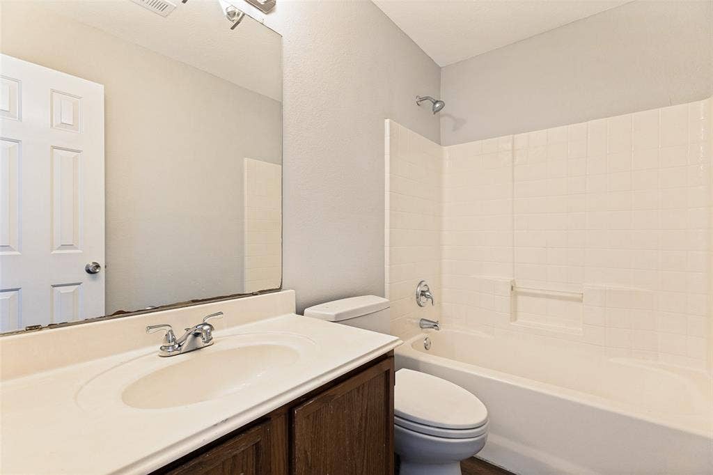 2nd Floor Bathroom