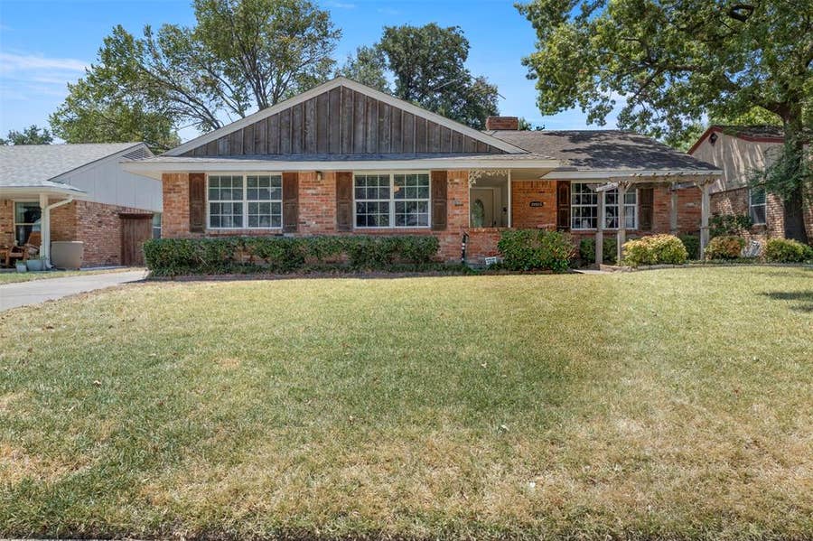 Property photo for 10636 Chesterton Drive, Dallas, TX