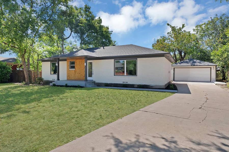 Property photo for 112 Laurel Street, Lancaster, TX