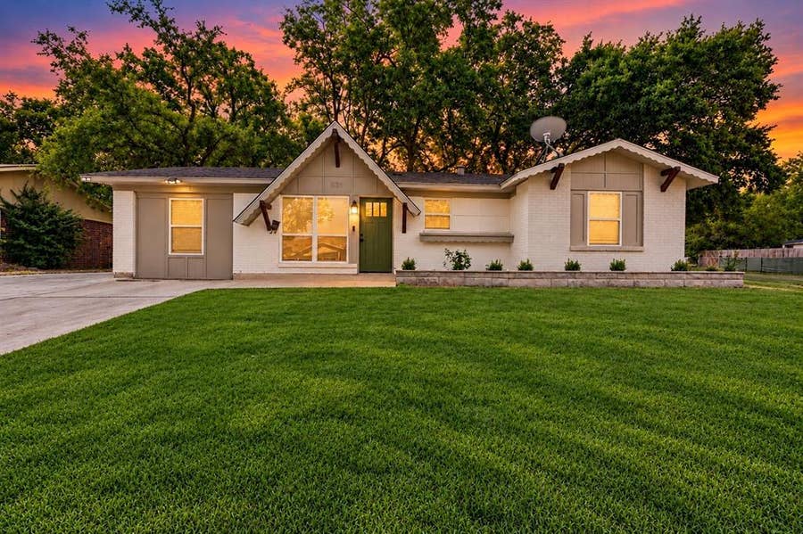 Property photo for 6207 Ivy Hill Road, Fort Worth, TX