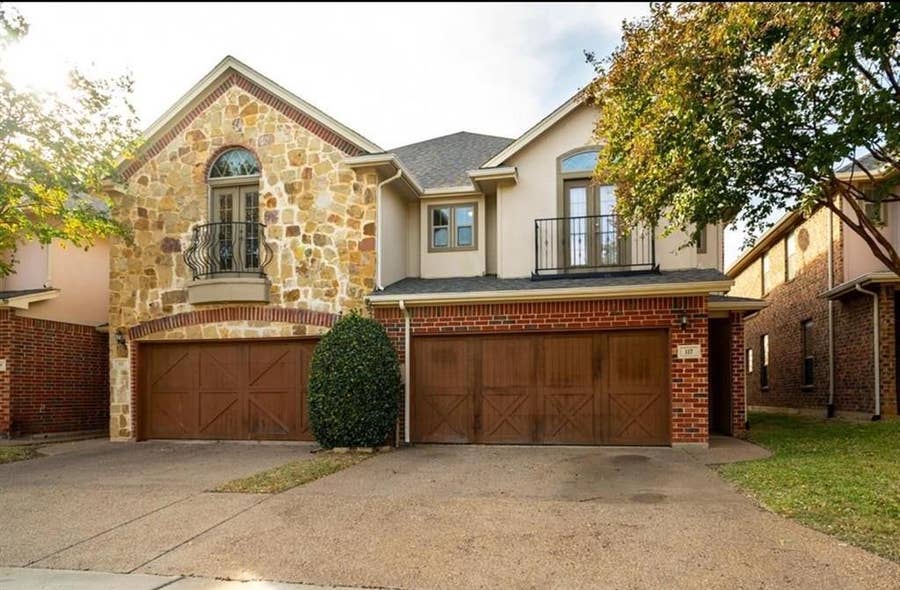 Property photo for 117 Corinna Court, Hurst, TX